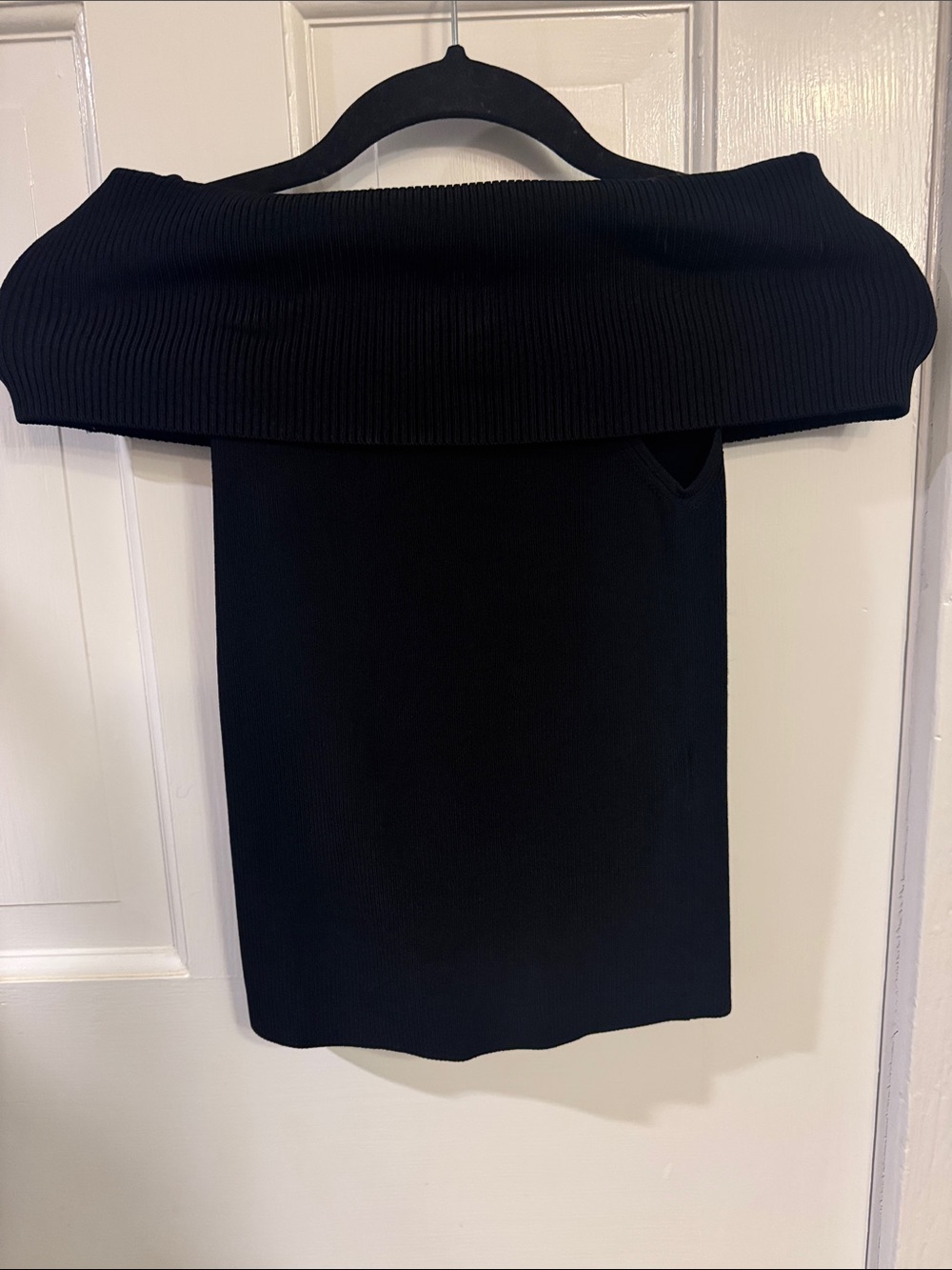 Alice + Olivia Black Off-the-Shoulder Foldover Rib Sweater